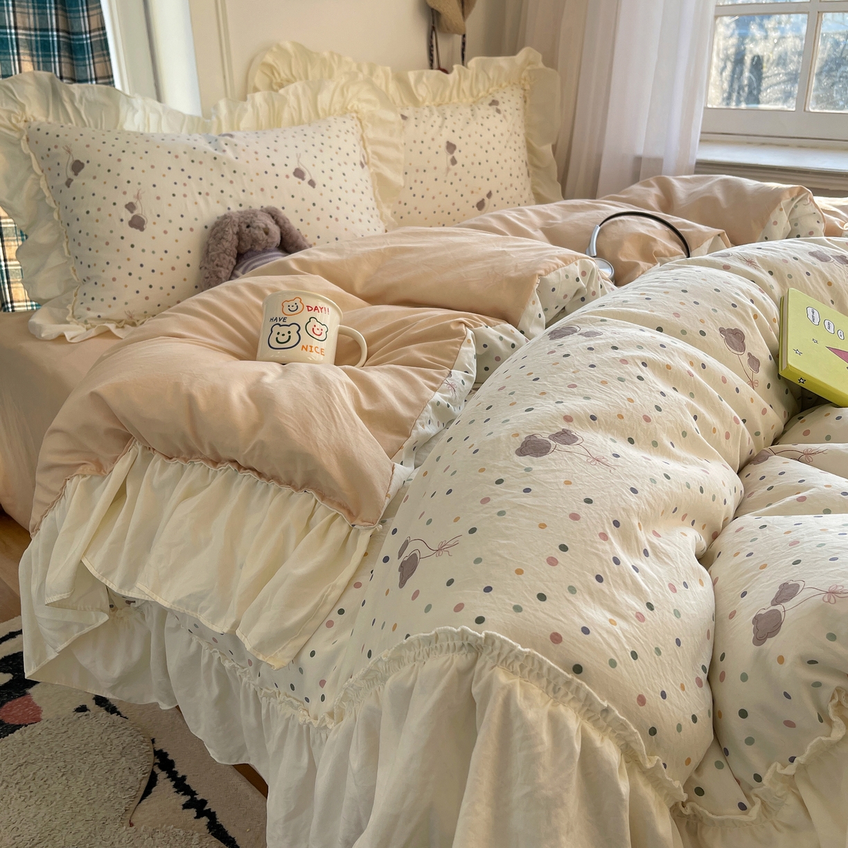 91家纺网 家纺一手货源 找家纺 顾里家纺 2026新款春日碎花大花边云感棉四件套（床笠属于定制 后期不予退换） 彩点小熊