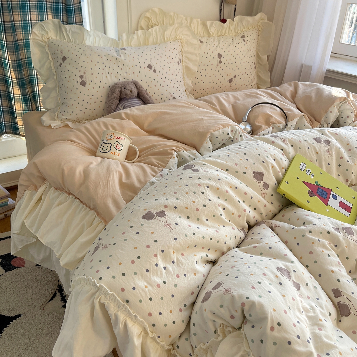 91家纺网 家纺一手货源 找家纺 顾里家纺 2026新款春日碎花大花边云感棉四件套（床笠属于定制 后期不予退换） 彩点小熊