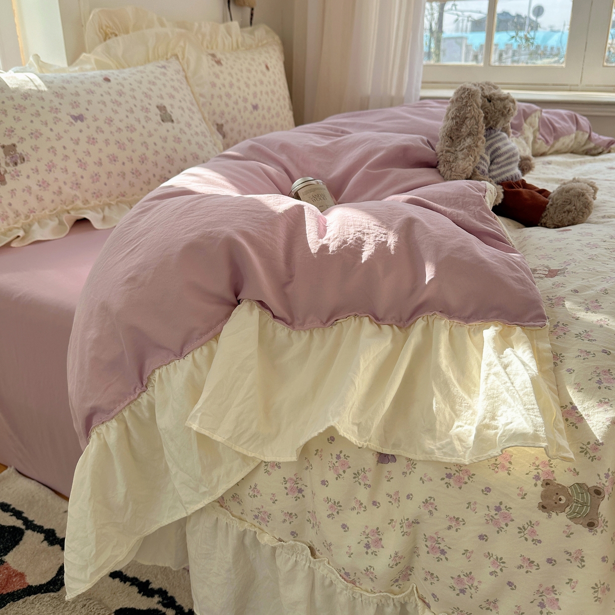 91家纺网 家纺一手货源 找家纺 顾里家纺 2026新款春日碎花大花边云感棉四件套（床笠属于定制 后期不予退换） 丁香小熊