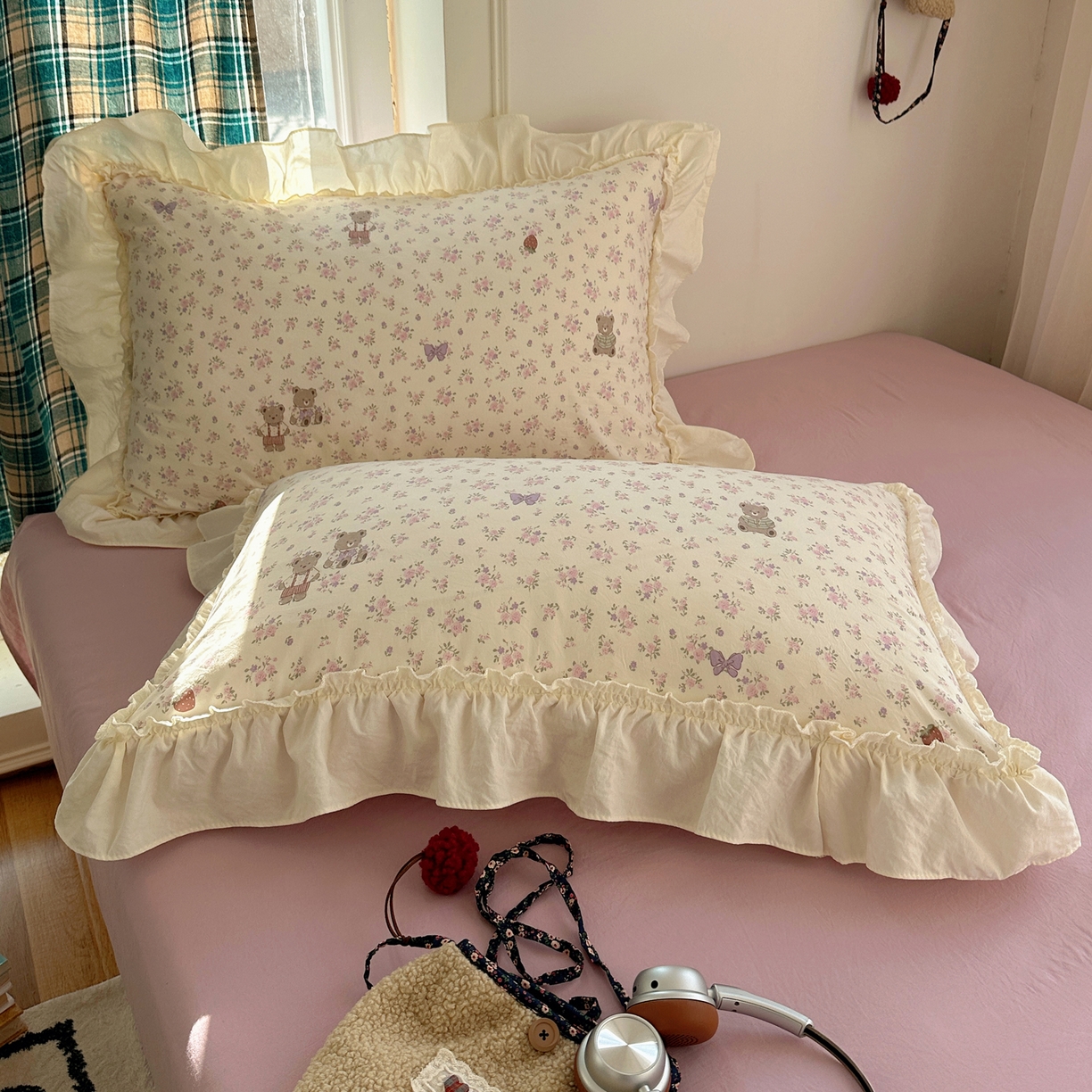 91家纺网 家纺一手货源 找家纺 顾里家纺 2026新款春日碎花大花边云感棉四件套（床笠属于定制 后期不予退换） 丁香小熊