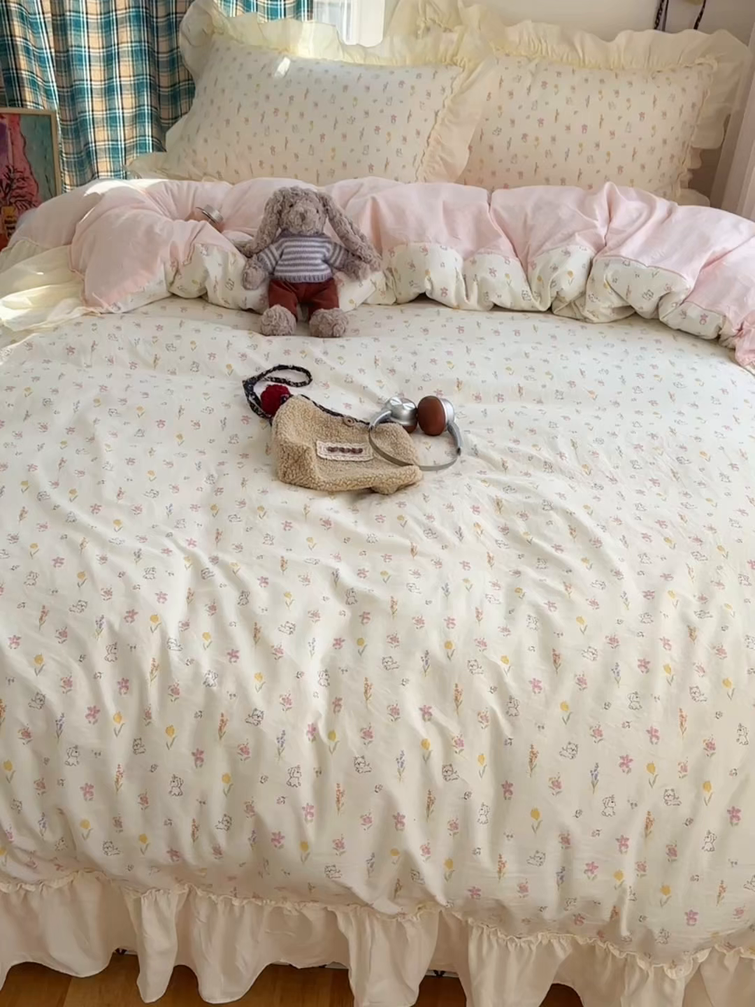 91家纺网 家纺一手货源 找家纺 顾里家纺 2026新款春日碎花大花边云感棉四件套（床笠属于定制 后期不予退换） 风铃西高地