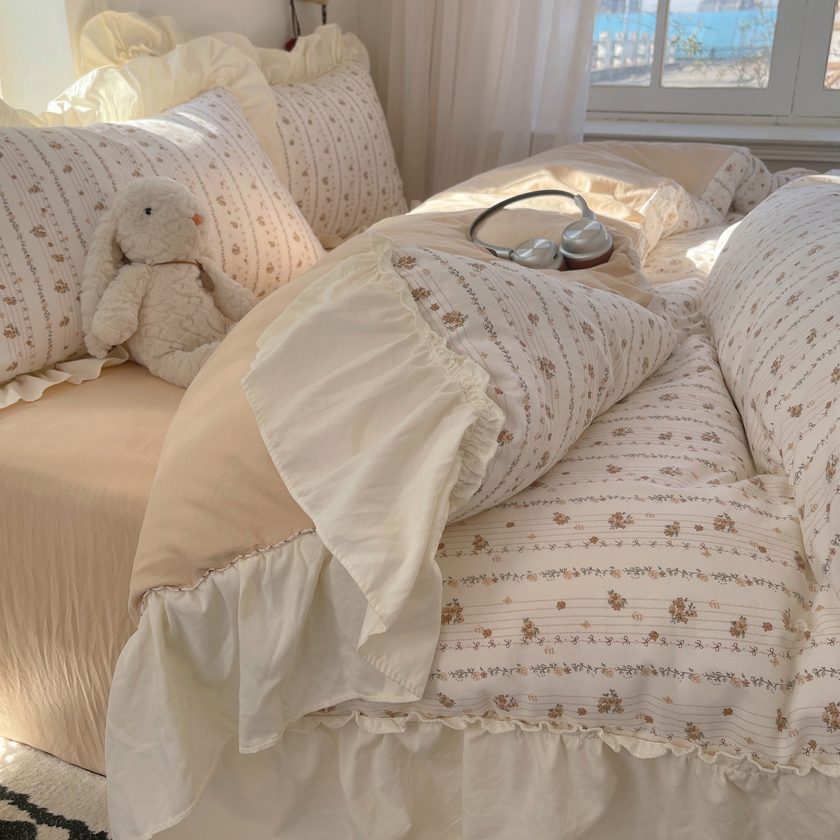 91家纺网 家纺一手货源 找家纺 顾里家纺 2026新款春日碎花大花边云感棉四件套（床笠属于定制 后期不予退换） 复古风信