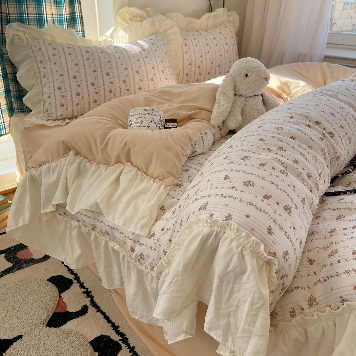 91家纺网 家纺一手货源 找家纺 顾里家纺 2026新款春日碎花大花边云感棉四件套（床笠属于定制 后期不予退换） 复古风信