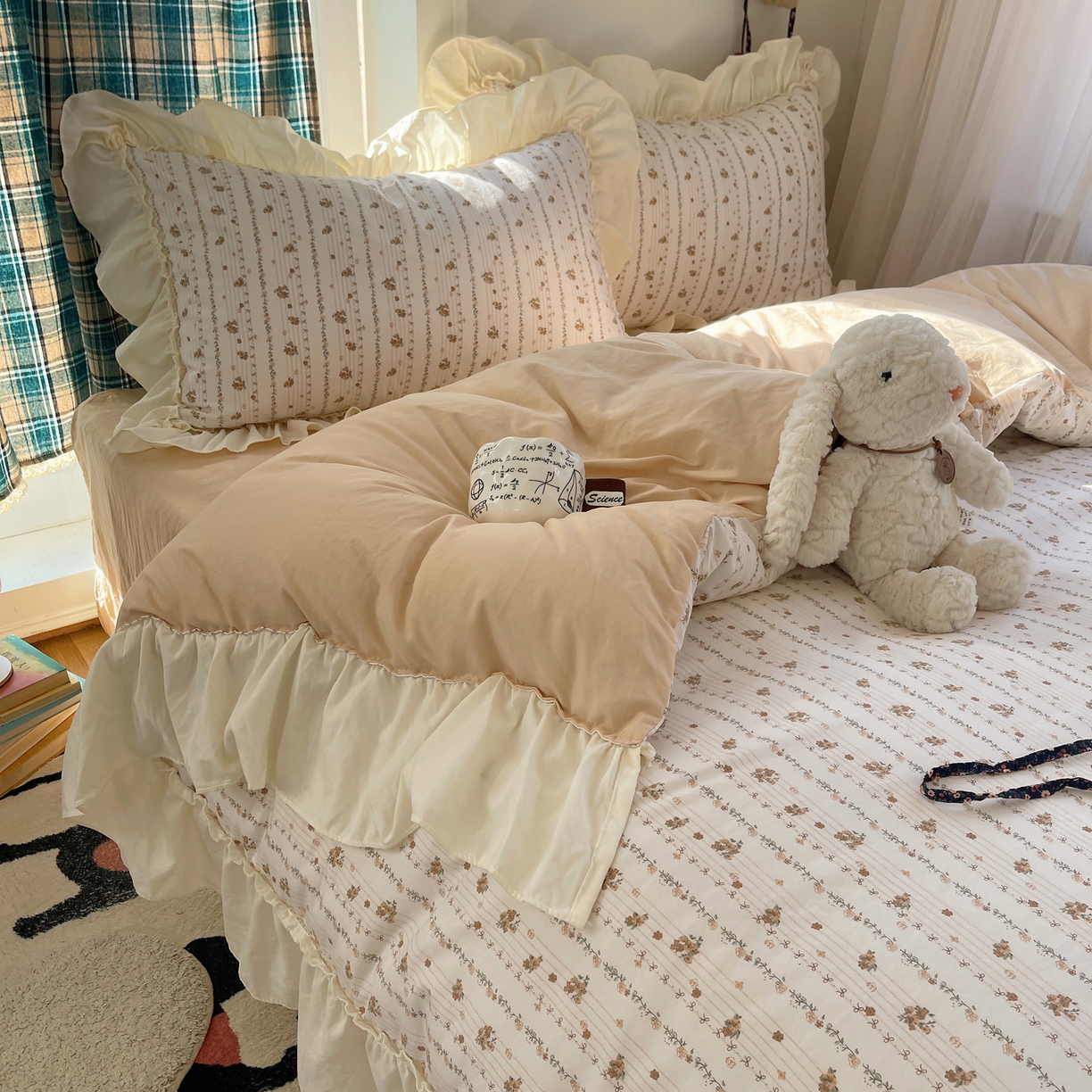 91家纺网 家纺一手货源 找家纺 顾里家纺 2026新款春日碎花大花边云感棉四件套（床笠属于定制 后期不予退换） 复古风信