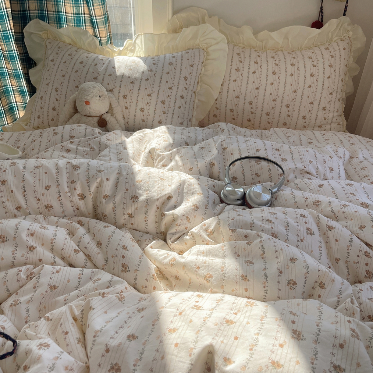 91家纺网 家纺一手货源 找家纺 顾里家纺 2026新款春日碎花大花边云感棉四件套（床笠属于定制 后期不予退换） 复古风信