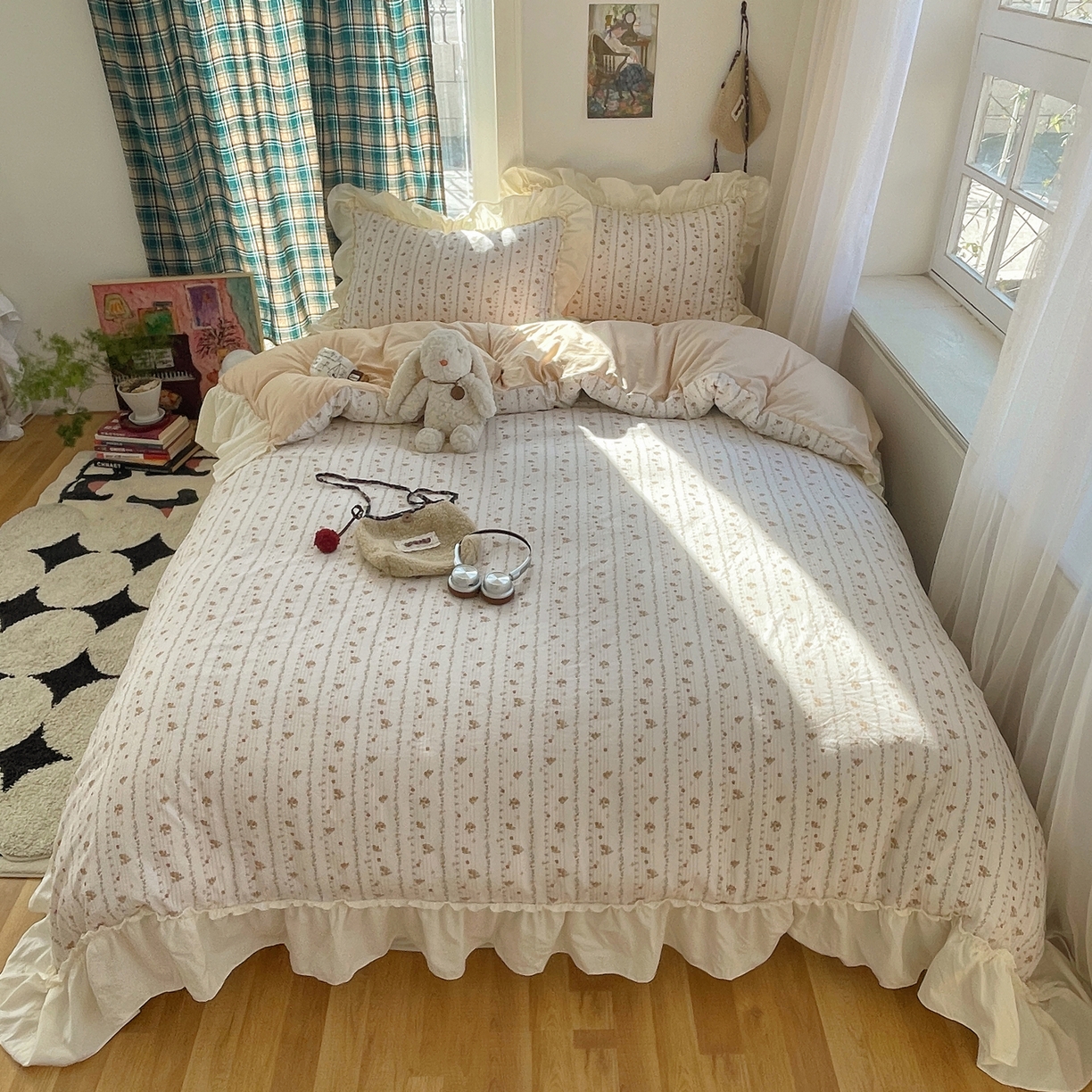 91家纺网 家纺一手货源 找家纺 顾里家纺 2026新款春日碎花大花边云感棉四件套（床笠属于定制 后期不予退换） 复古风信