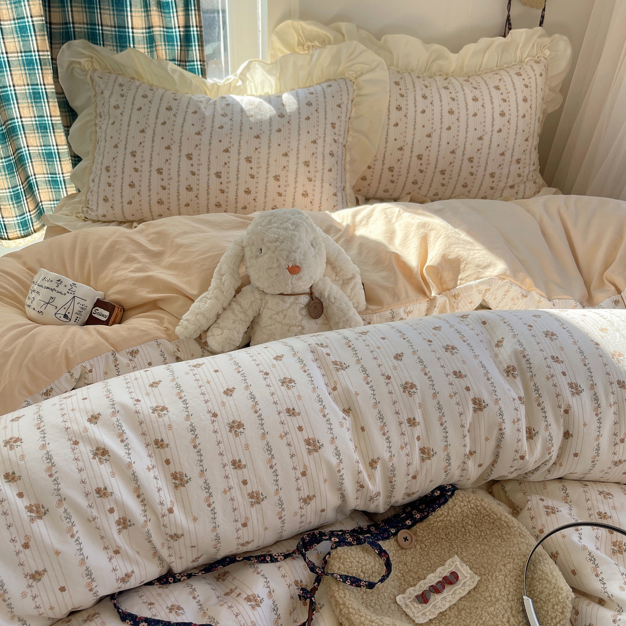 91家纺网 家纺一手货源 找家纺 顾里家纺 2026新款春日碎花大花边云感棉四件套（床笠属于定制 后期不予退换） 复古风信