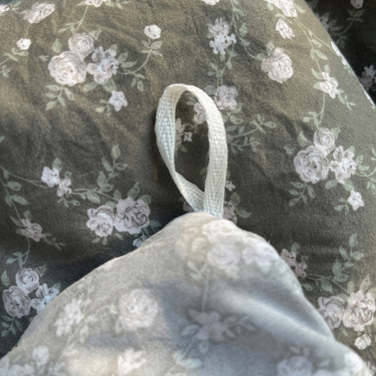 91家纺网 家纺一手货源 找家纺 顾里家纺 2026新款春日碎花大花边云感棉四件套（床笠属于定制 后期不予退换） 复古山茶