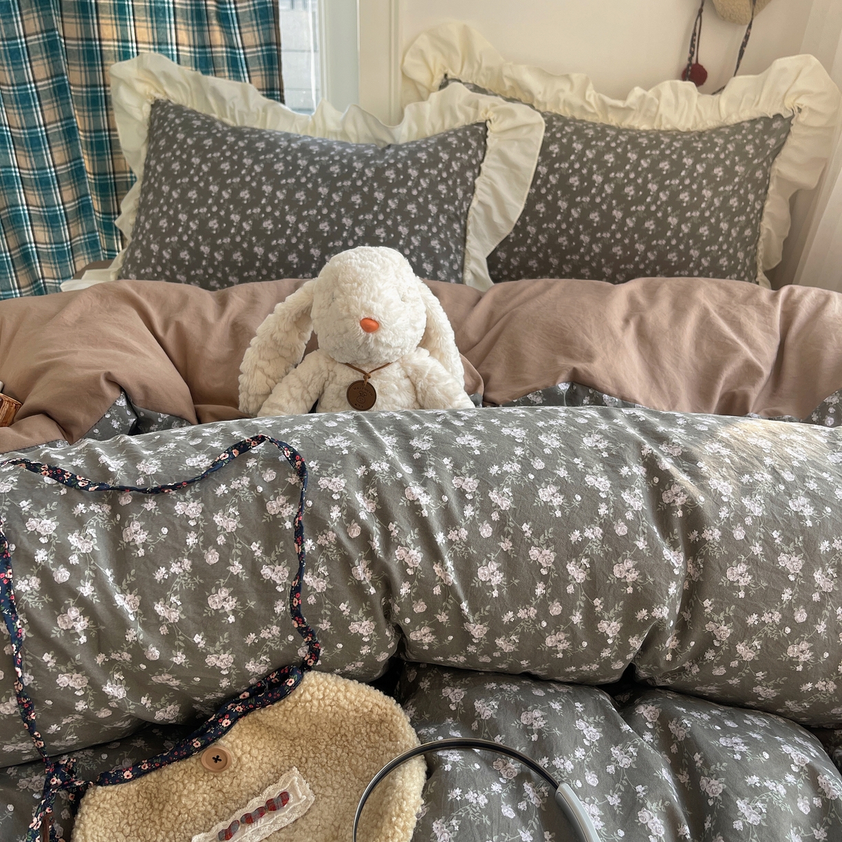 91家纺网 家纺一手货源 找家纺 顾里家纺 2026新款春日碎花大花边云感棉四件套（床笠属于定制 后期不予退换） 复古山茶