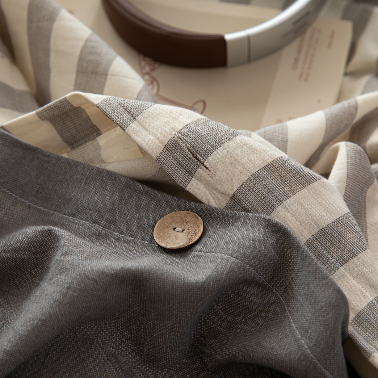 91家纺网 家纺一手货源 找家纺 （总）简宜家居（朝初家纺） 2026新款棉麻四件套-条纹格子系列