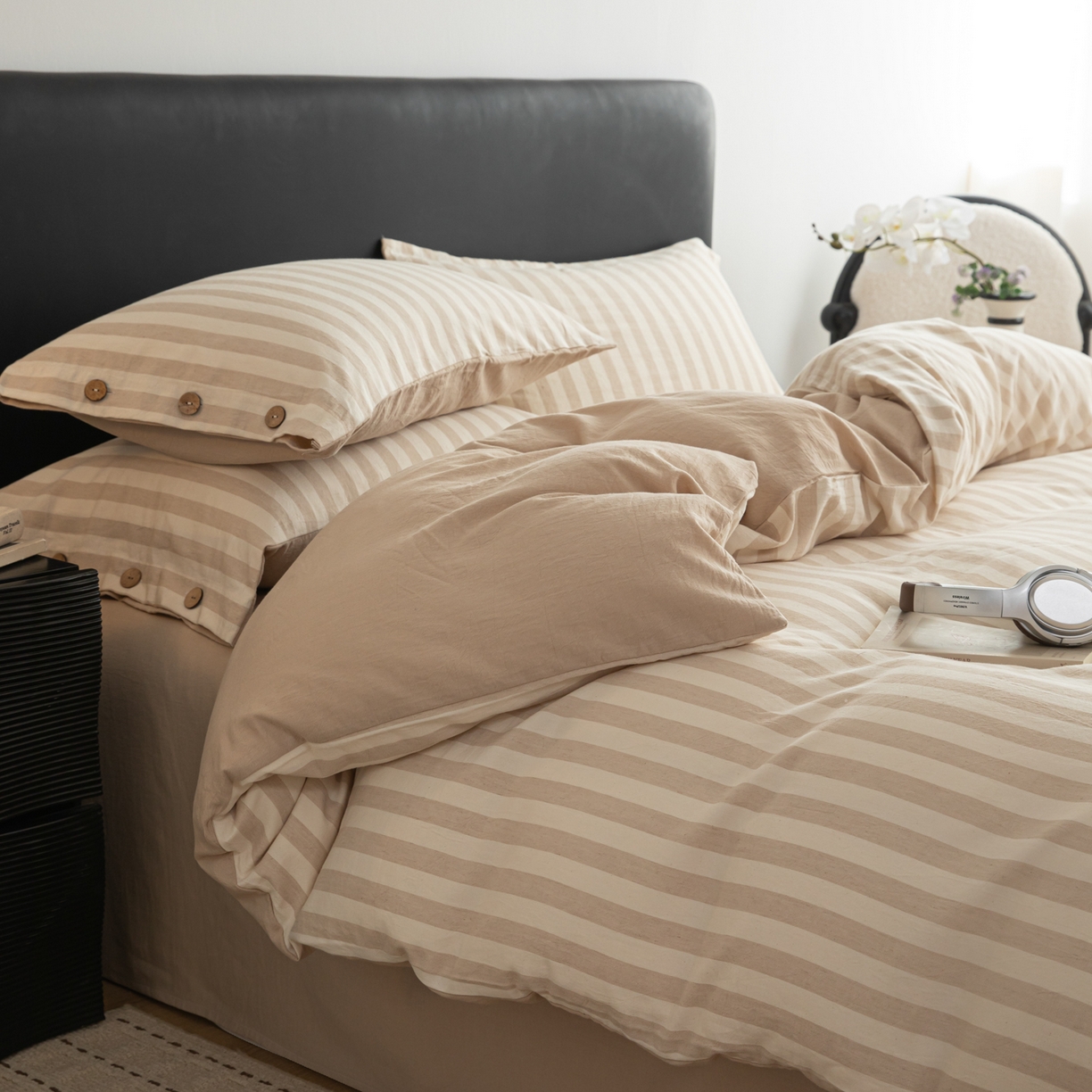 91家纺网 家纺一手货源 找家纺 简宜家居（朝初家纺） 2026新款棉麻四件套-条纹格子系列 咖条-暖梦