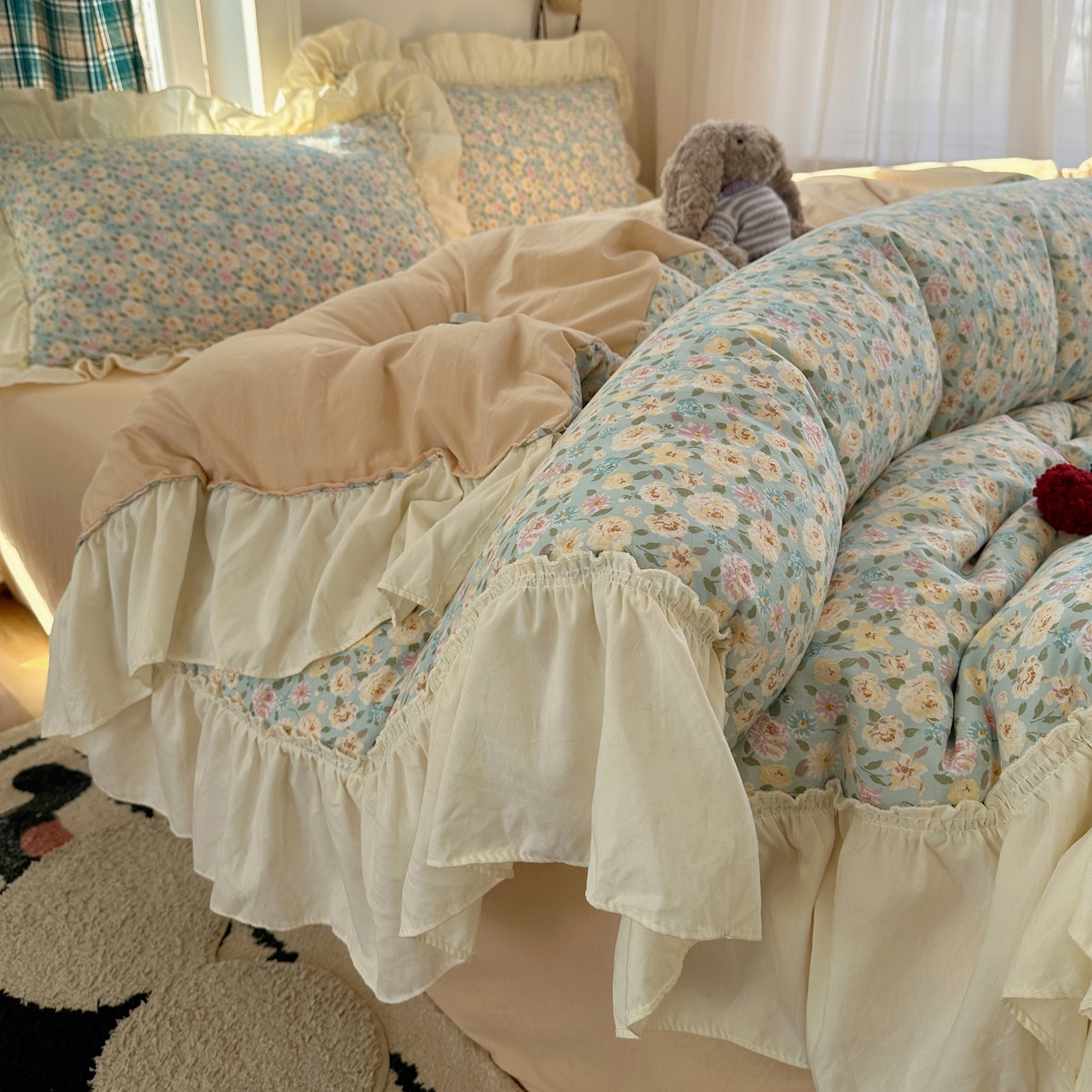 91家纺网 家纺一手货源 找家纺 顾里家纺 2026新款春日碎花大花边云感棉四件套（床笠属于定制 后期不予退换） 花海