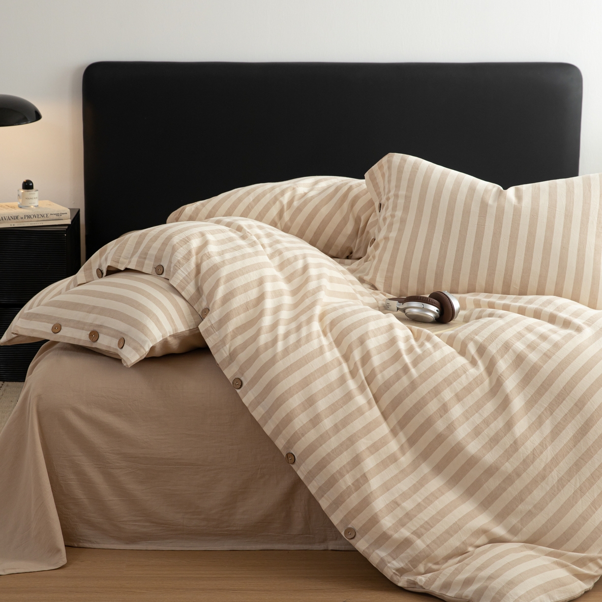 91家纺网 家纺一手货源 找家纺 简宜家居（朝初家纺） 2026新款棉麻四件套-条纹格子系列 咖条-暖梦