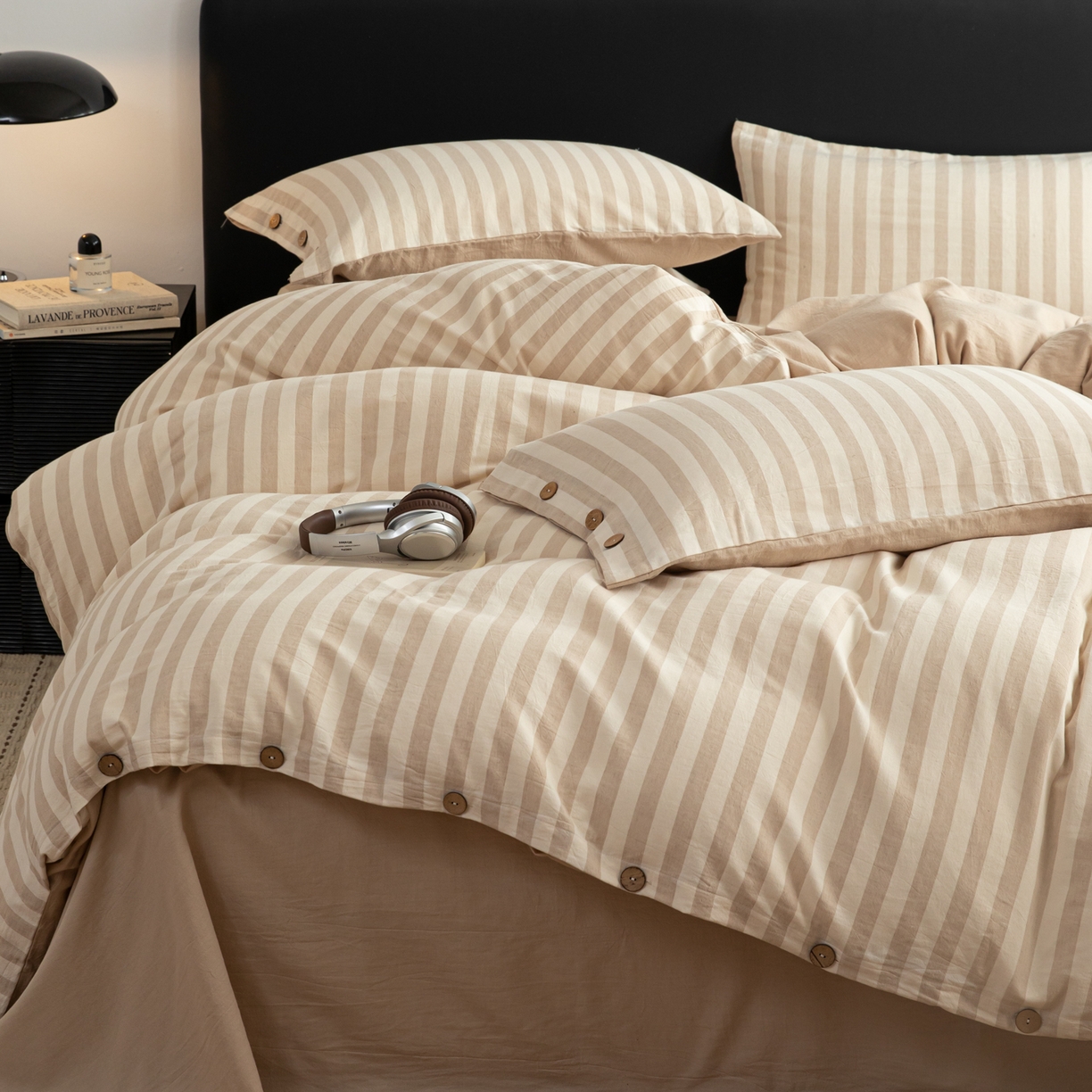 91家纺网 家纺一手货源 找家纺 简宜家居（朝初家纺） 2026新款棉麻四件套-条纹格子系列 咖条-暖梦