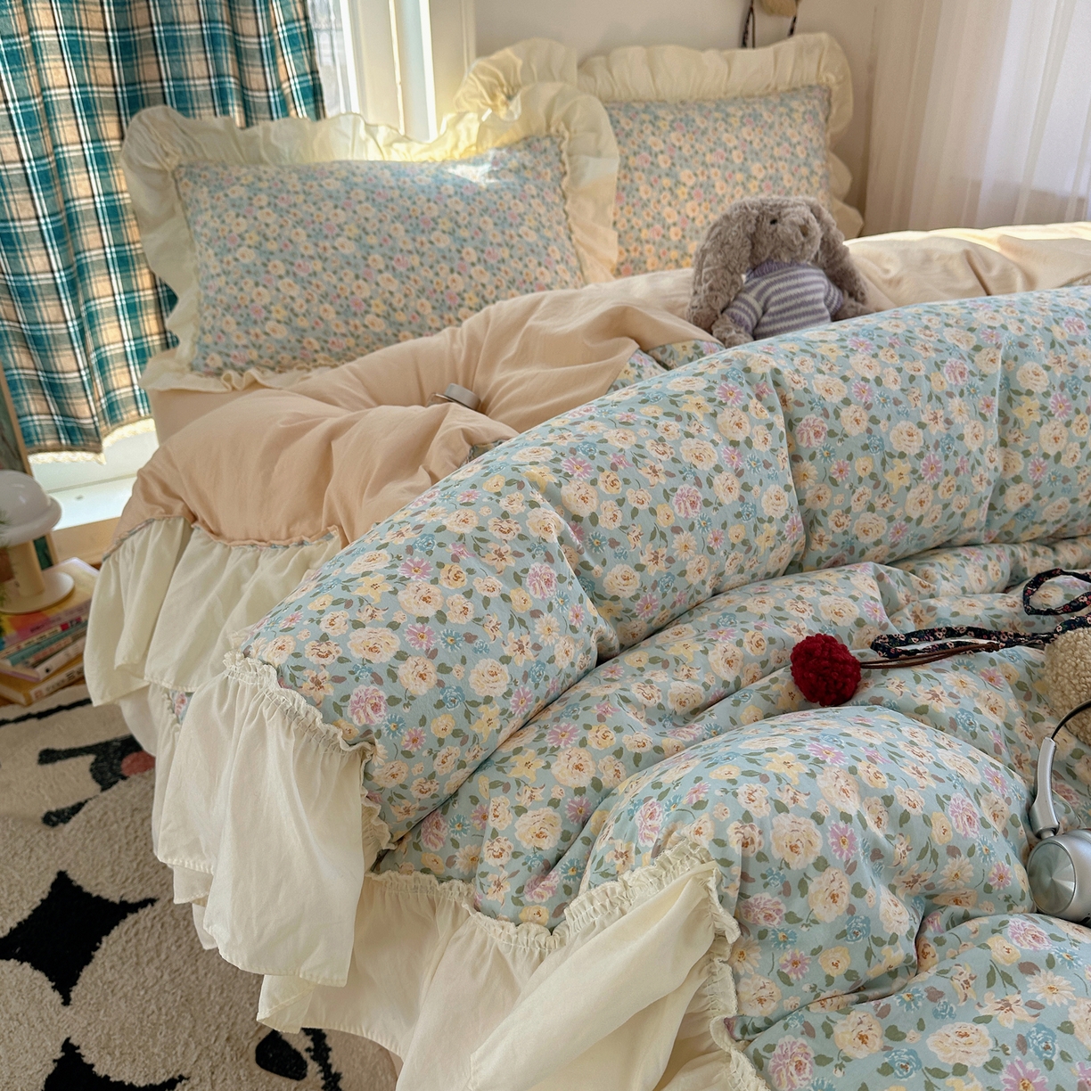 91家纺网 家纺一手货源 找家纺 顾里家纺 2026新款春日碎花大花边云感棉四件套（床笠属于定制 后期不予退换） 花海