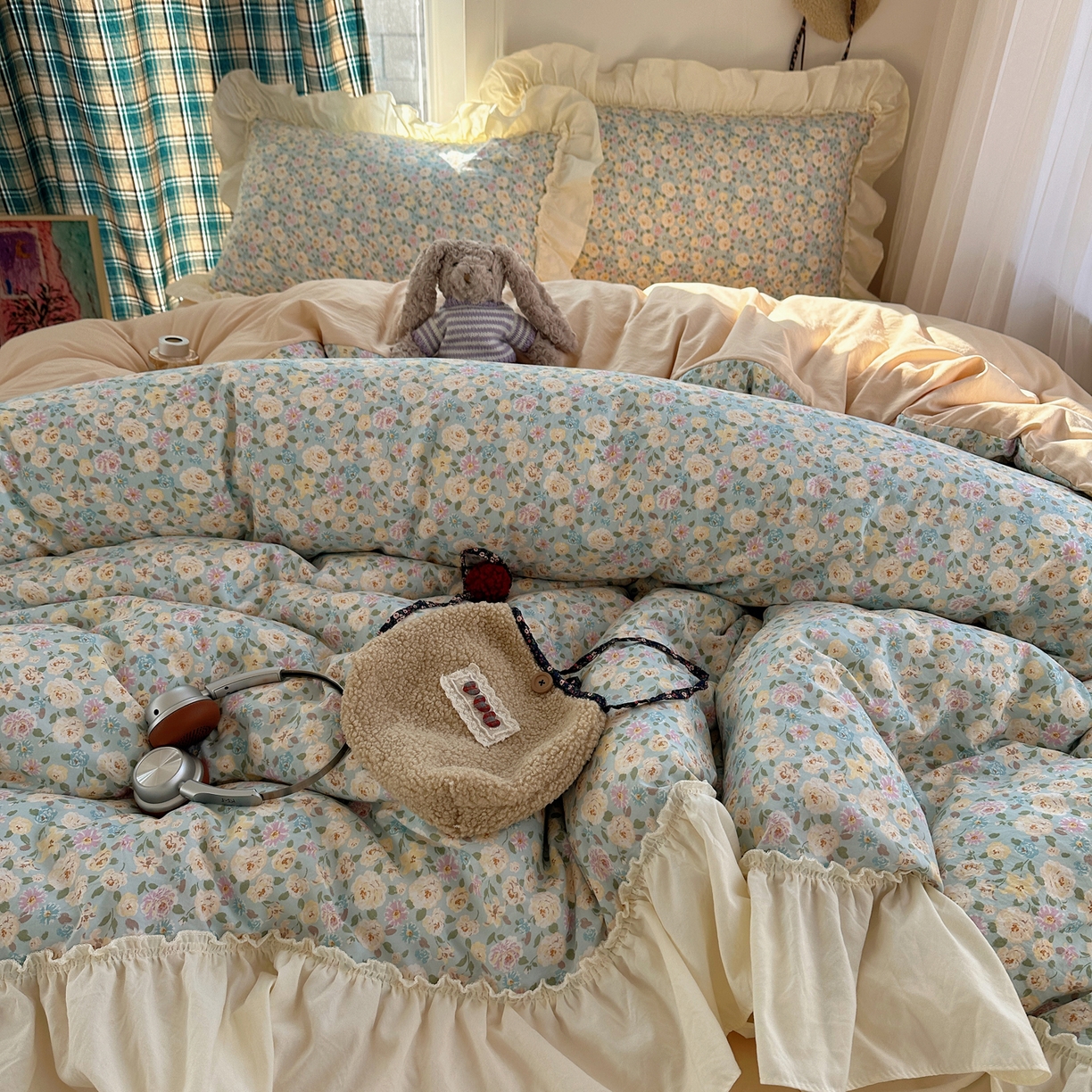 91家纺网 家纺一手货源 找家纺 顾里家纺 2026新款春日碎花大花边云感棉四件套（床笠属于定制 后期不予退换） 花海