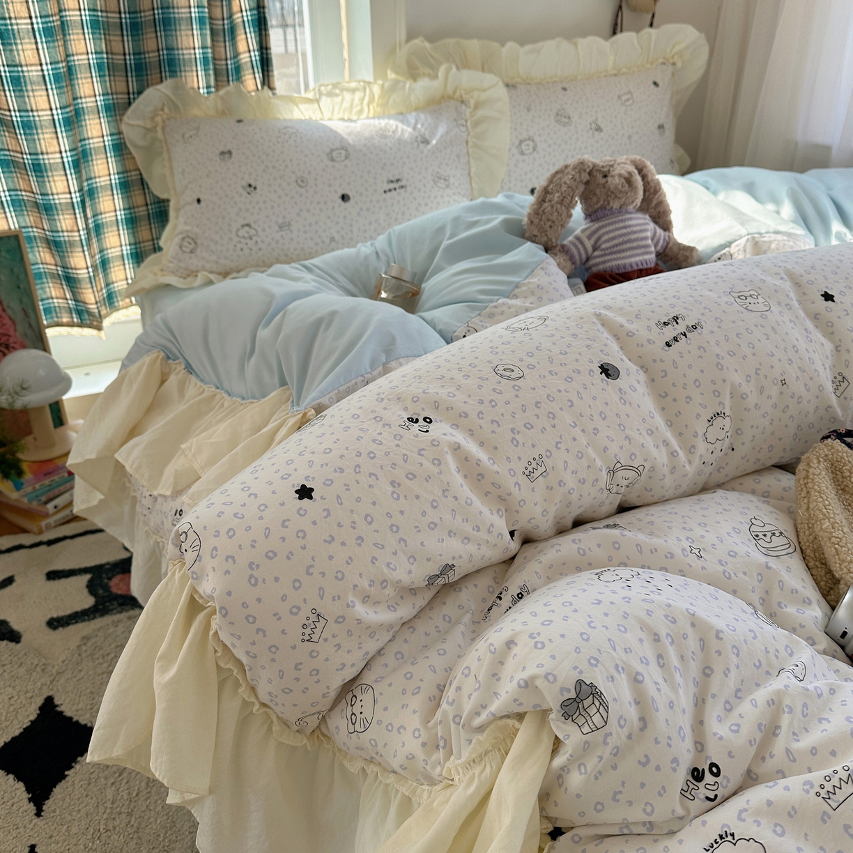 91家纺网 家纺一手货源 找家纺 顾里家纺 2026新款春日碎花大花边云感棉四件套（床笠属于定制 后期不予退换） 蓝豹小猫