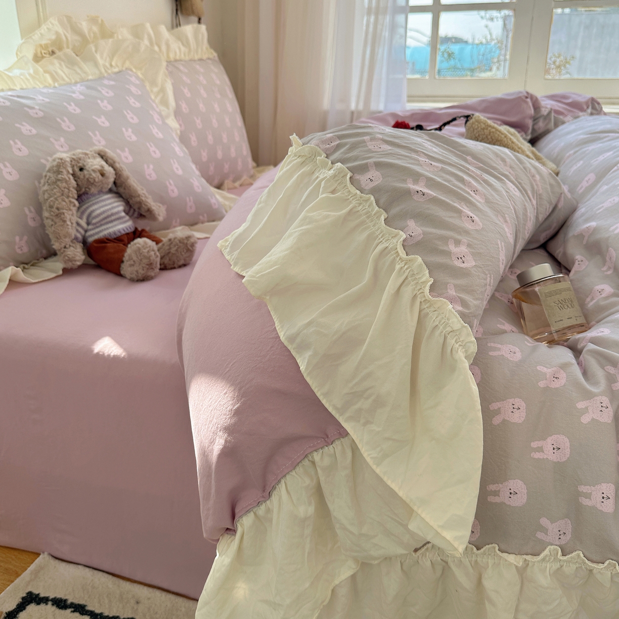 91家纺网 家纺一手货源 找家纺 顾里家纺 2026新款春日碎花大花边云感棉四件套（床笠属于定制 后期不予退换） 梦幻粉兔