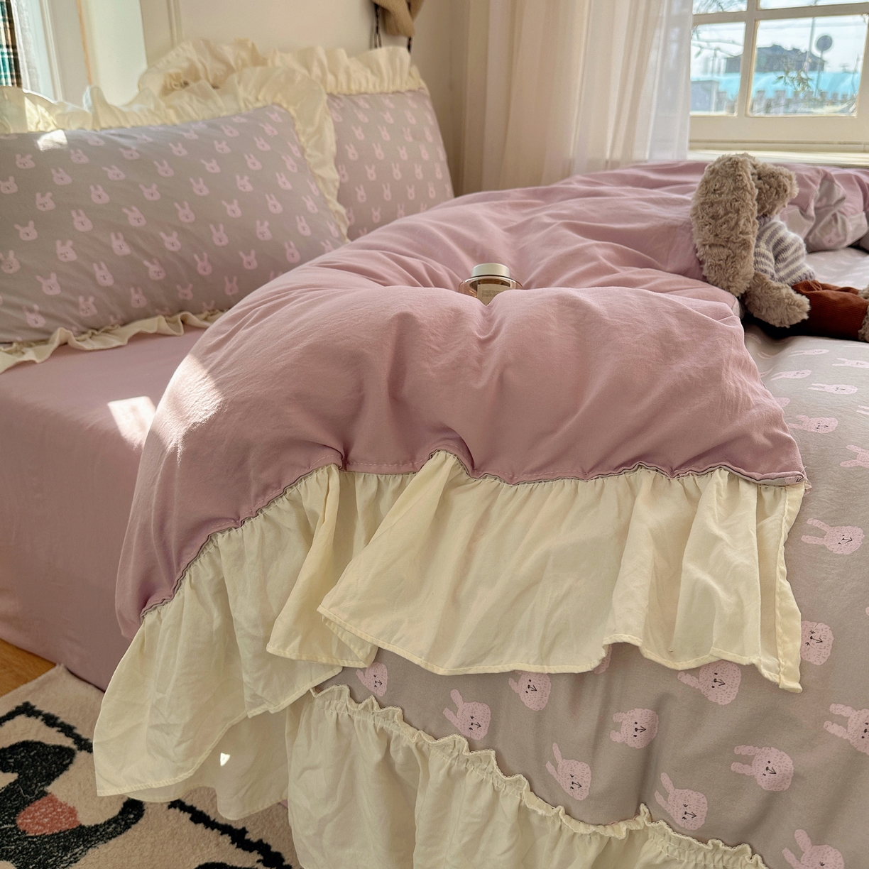 91家纺网 家纺一手货源 找家纺 顾里家纺 2026新款春日碎花大花边云感棉四件套（床笠属于定制 后期不予退换） 梦幻粉兔