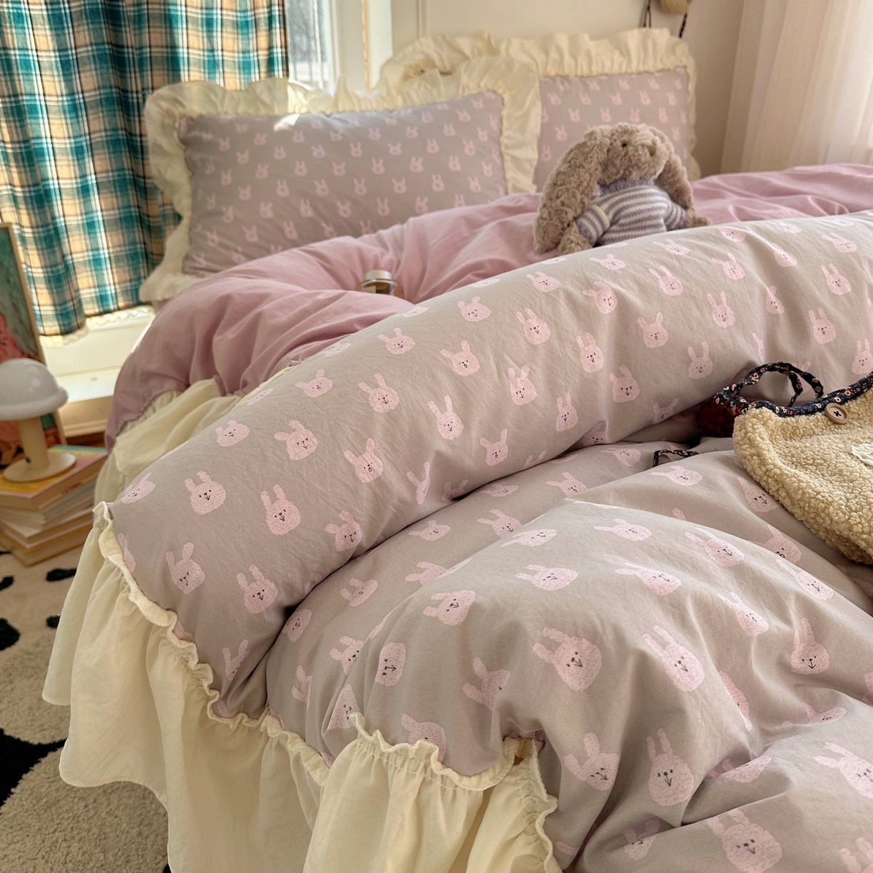 91家纺网 家纺一手货源 找家纺 顾里家纺 2026新款春日碎花大花边云感棉四件套（床笠属于定制 后期不予退换） 梦幻粉兔