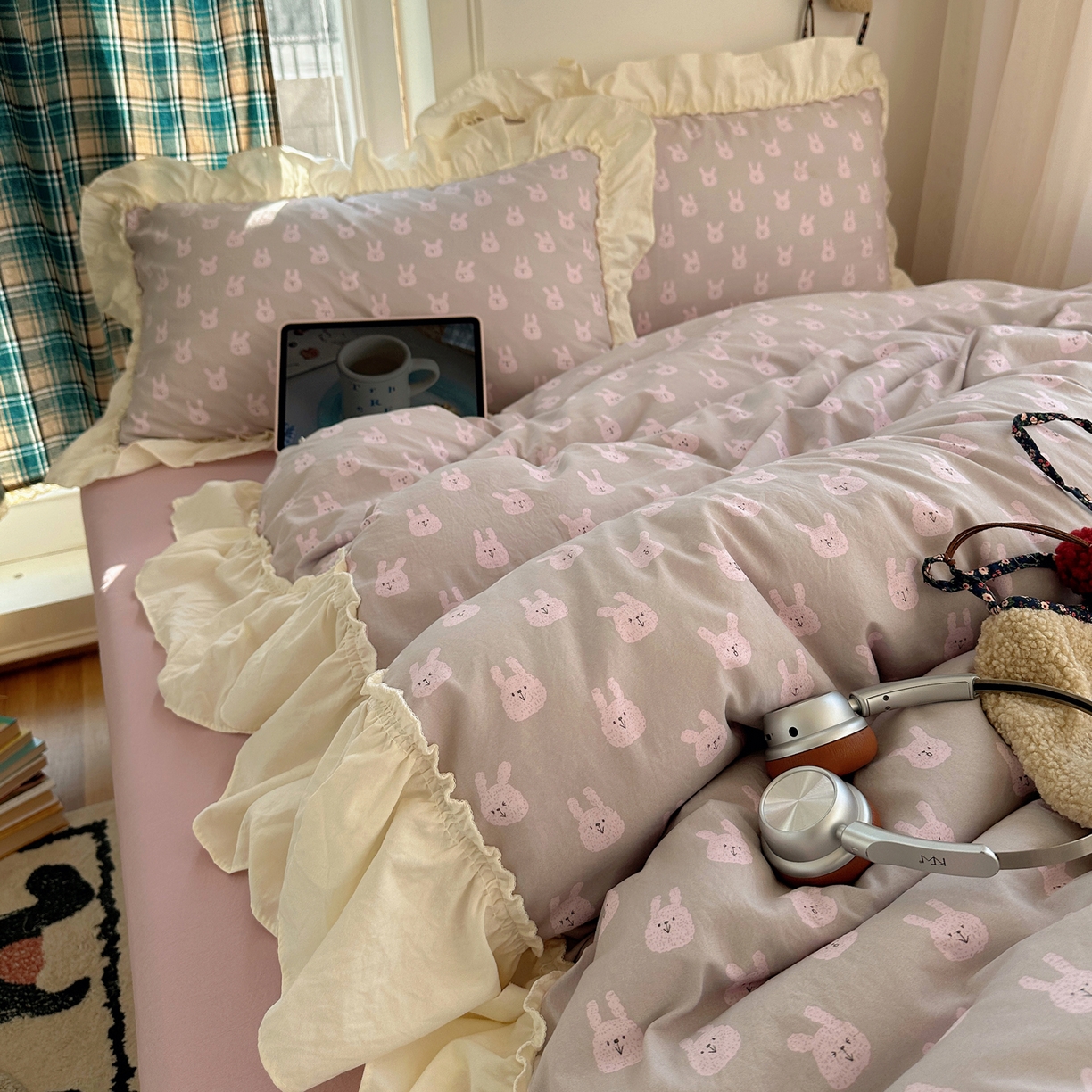 91家纺网 家纺一手货源 找家纺 顾里家纺 2026新款春日碎花大花边云感棉四件套（床笠属于定制 后期不予退换） 梦幻粉兔