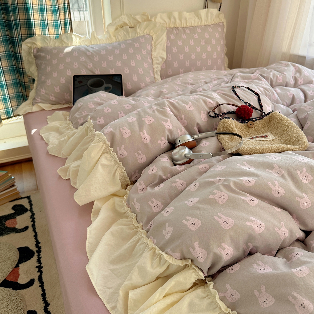 91家纺网 家纺一手货源 找家纺 顾里家纺 2026新款春日碎花大花边云感棉四件套（床笠属于定制 后期不予退换） 梦幻粉兔