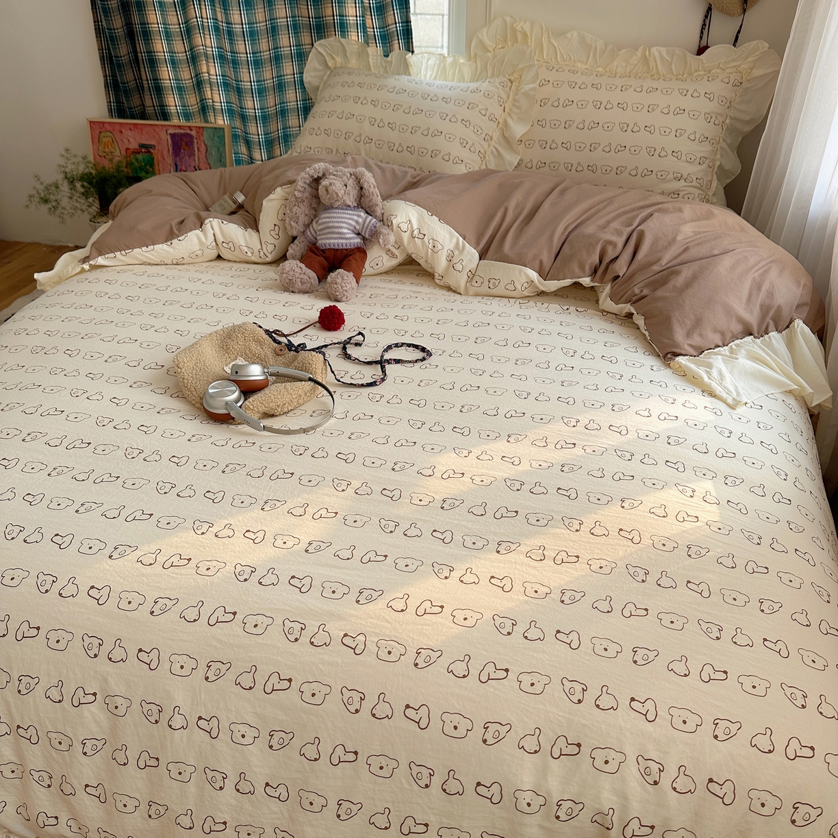 91家纺网 家纺一手货源 找家纺 顾里家纺 2026新款春日碎花大花边云感棉四件套（床笠属于定制 后期不予退换） 线条表情狗