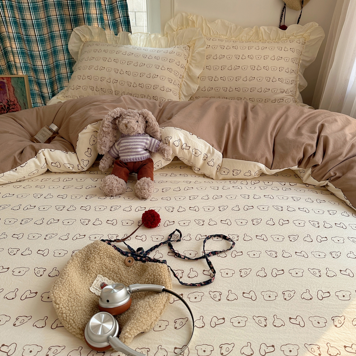 91家纺网 家纺一手货源 找家纺 顾里家纺 2026新款春日碎花大花边云感棉四件套（床笠属于定制 后期不予退换） 线条表情狗