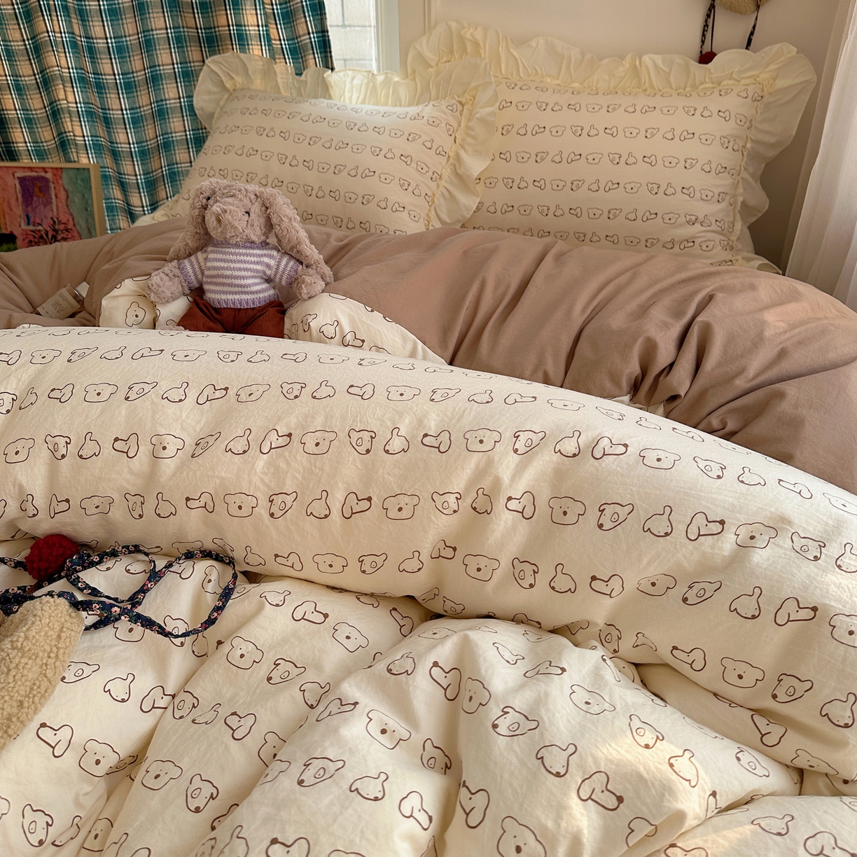 91家纺网 家纺一手货源 找家纺 顾里家纺 2026新款春日碎花大花边云感棉四件套（床笠属于定制 后期不予退换） 线条表情狗