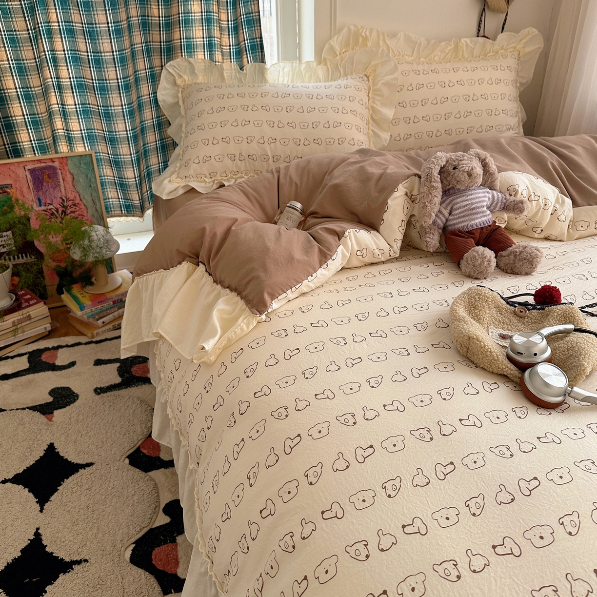 91家纺网 家纺一手货源 找家纺 顾里家纺 2026新款春日碎花大花边云感棉四件套（床笠属于定制 后期不予退换） 线条表情狗