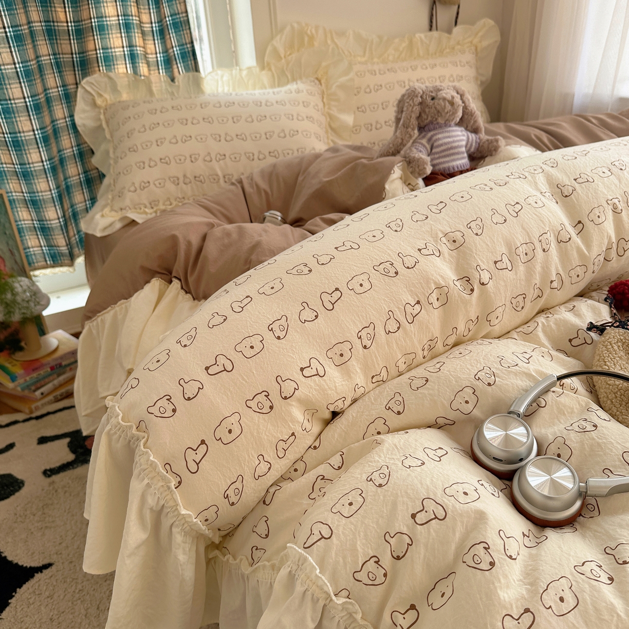 91家纺网 家纺一手货源 找家纺 顾里家纺 2026新款春日碎花大花边云感棉四件套（床笠属于定制 后期不予退换） 线条表情狗