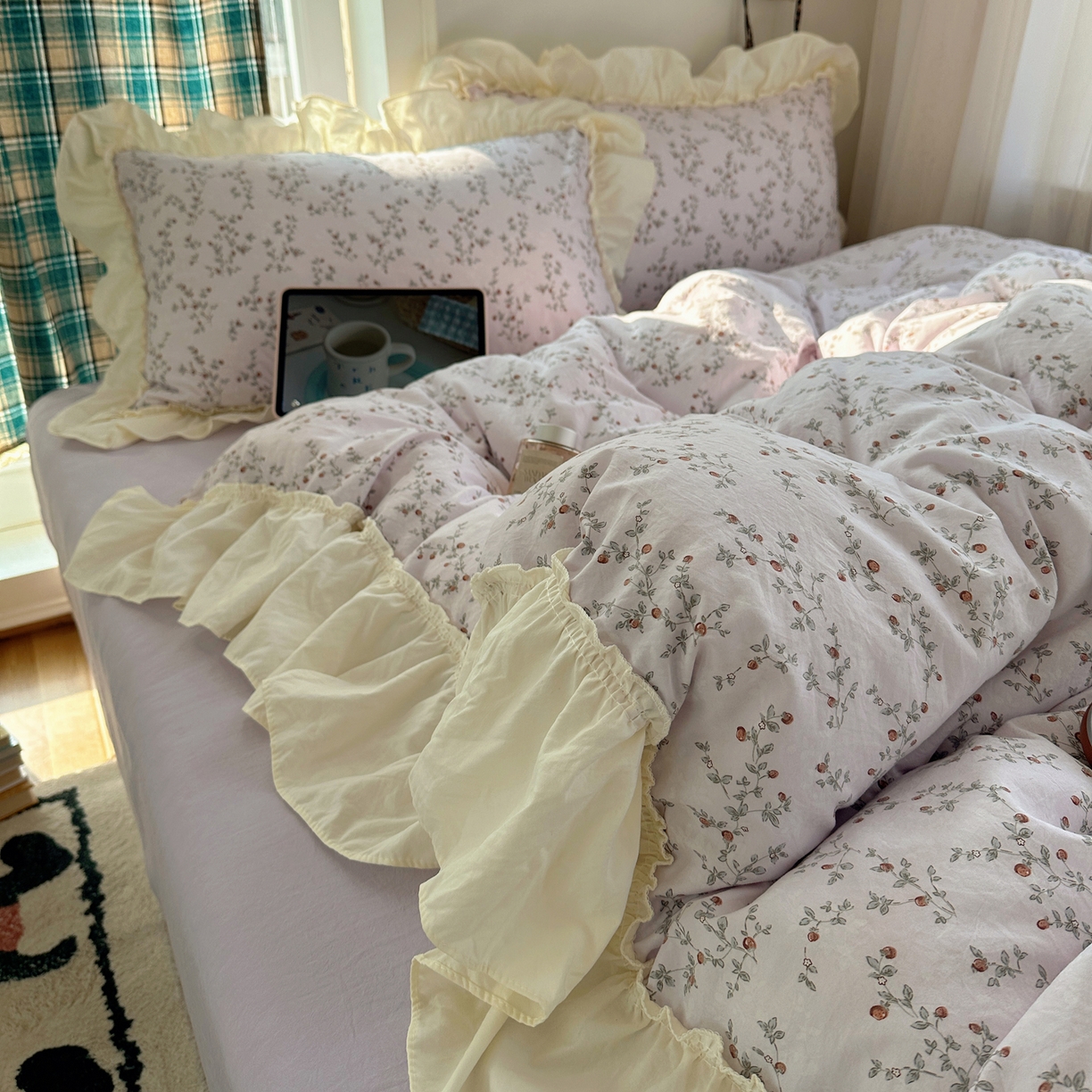 91家纺网 家纺一手货源 找家纺 顾里家纺 2026新款春日碎花大花边云感棉四件套（床笠属于定制 后期不予退换） 星辰花