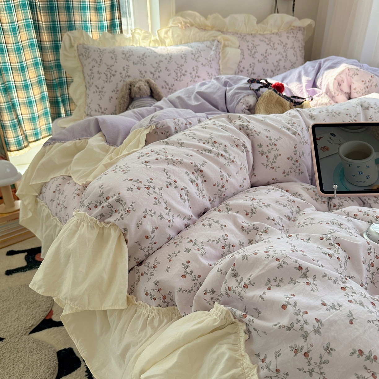 91家纺网 家纺一手货源 找家纺 顾里家纺 2026新款春日碎花大花边云感棉四件套（床笠属于定制 后期不予退换） 星辰花