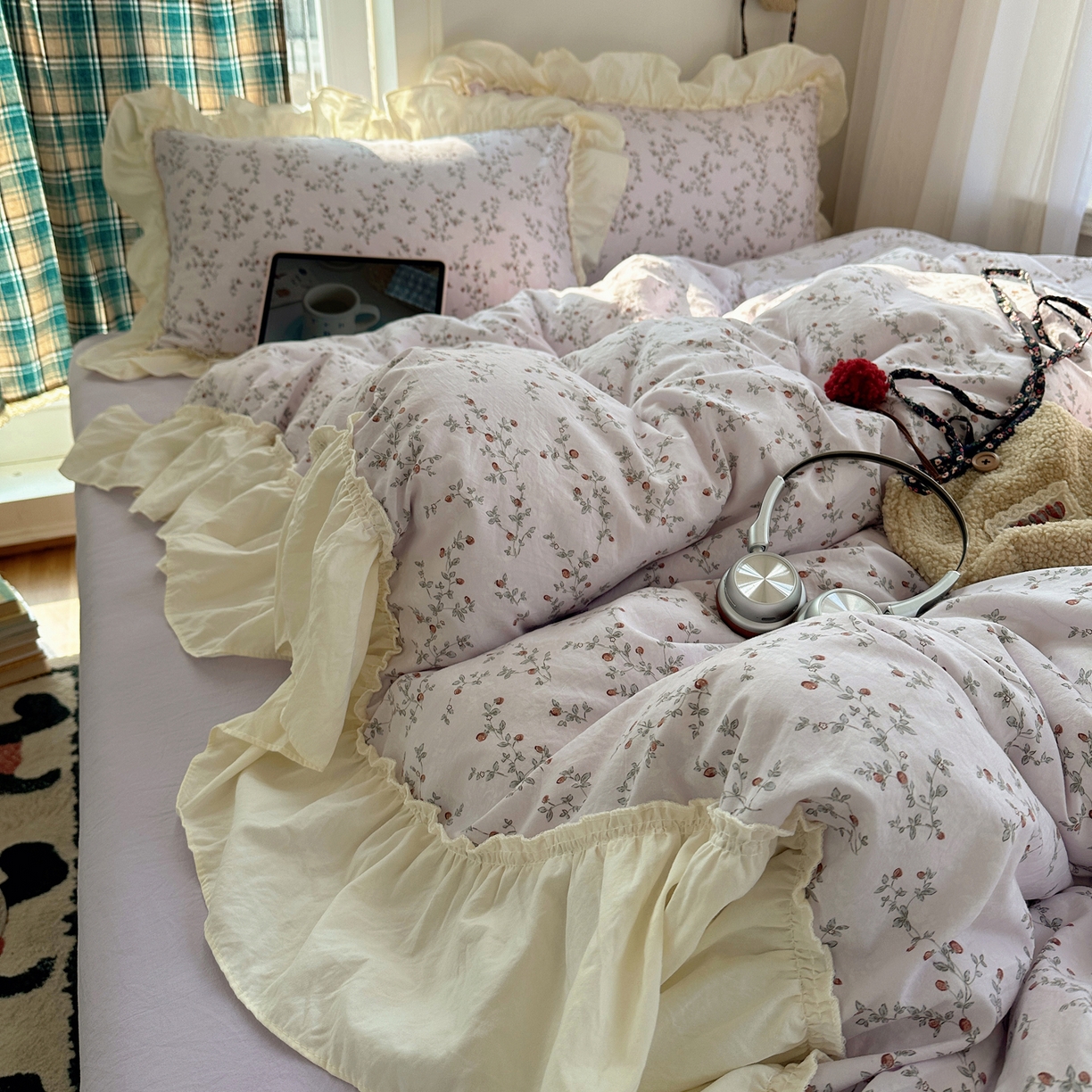 91家纺网 家纺一手货源 找家纺 顾里家纺 2026新款春日碎花大花边云感棉四件套（床笠属于定制 后期不予退换） 星辰花