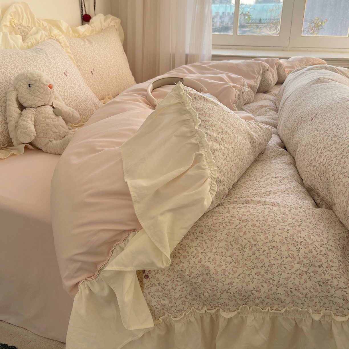 91家纺网 家纺一手货源 找家纺 顾里家纺 2026新款春日碎花大花边云感棉四件套（床笠属于定制 后期不予退换） 樱桃花