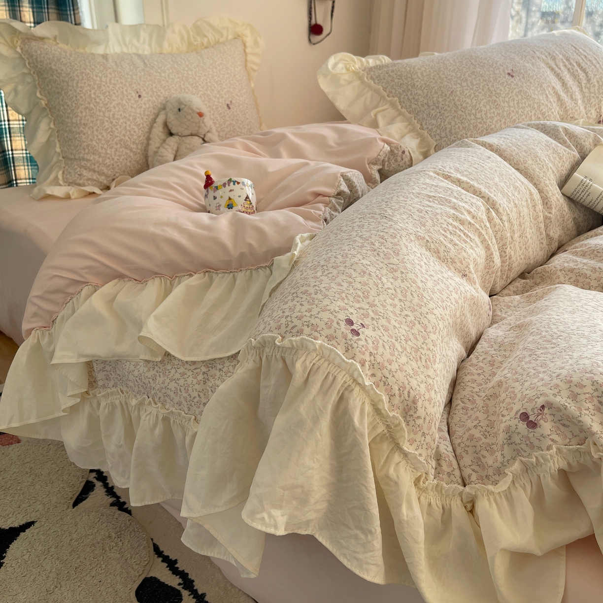 91家纺网 家纺一手货源 找家纺 顾里家纺 2026新款春日碎花大花边云感棉四件套（床笠属于定制 后期不予退换） 樱桃花