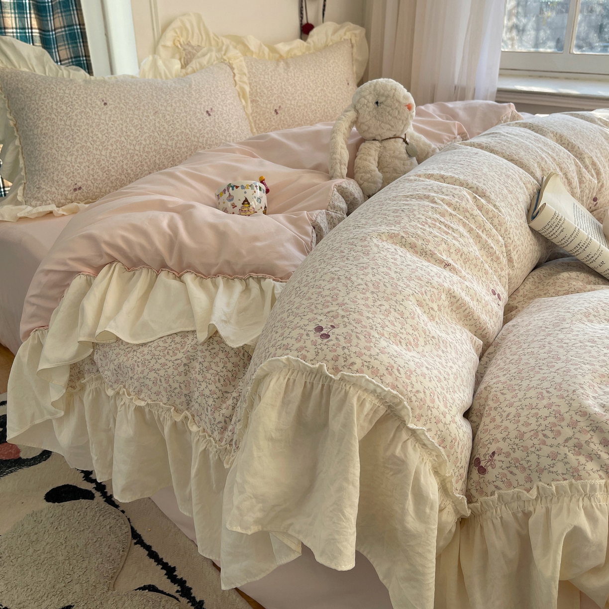 91家纺网 家纺一手货源 找家纺 顾里家纺 2026新款春日碎花大花边云感棉四件套（床笠属于定制 后期不予退换） 樱桃花