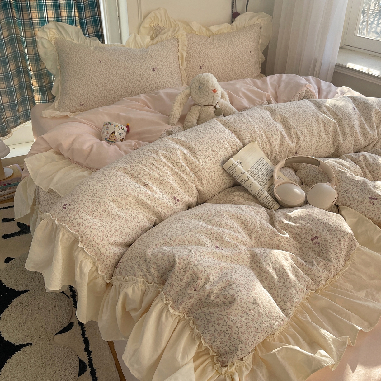 91家纺网 家纺一手货源 找家纺 顾里家纺 2026新款春日碎花大花边云感棉四件套（床笠属于定制 后期不予退换） 樱桃花