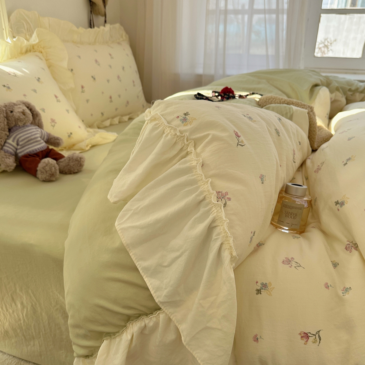 91家纺网 家纺一手货源 找家纺 顾里家纺 2026新款春日碎花大花边云感棉四件套（床笠属于定制 后期不予退换） 虞美人