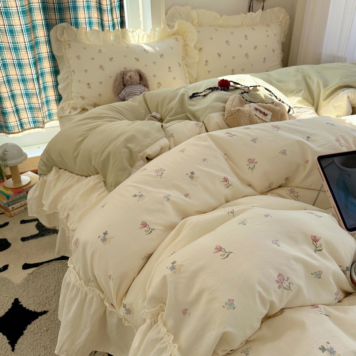 91家纺网 家纺一手货源 找家纺 顾里家纺 2026新款春日碎花大花边云感棉四件套（床笠属于定制 后期不予退换） 虞美人