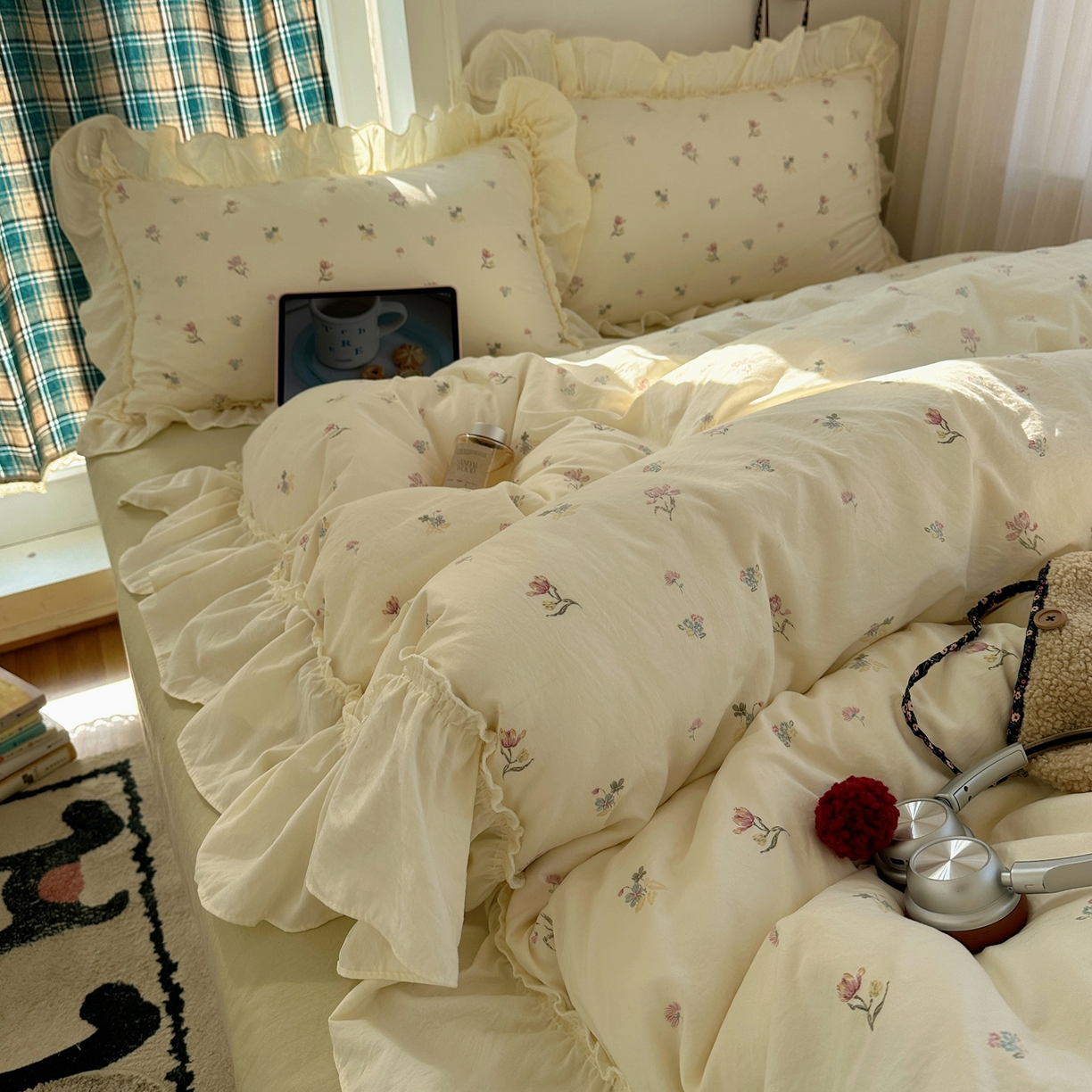 91家纺网 家纺一手货源 找家纺 顾里家纺 2026新款春日碎花大花边云感棉四件套（床笠属于定制 后期不予退换） 虞美人