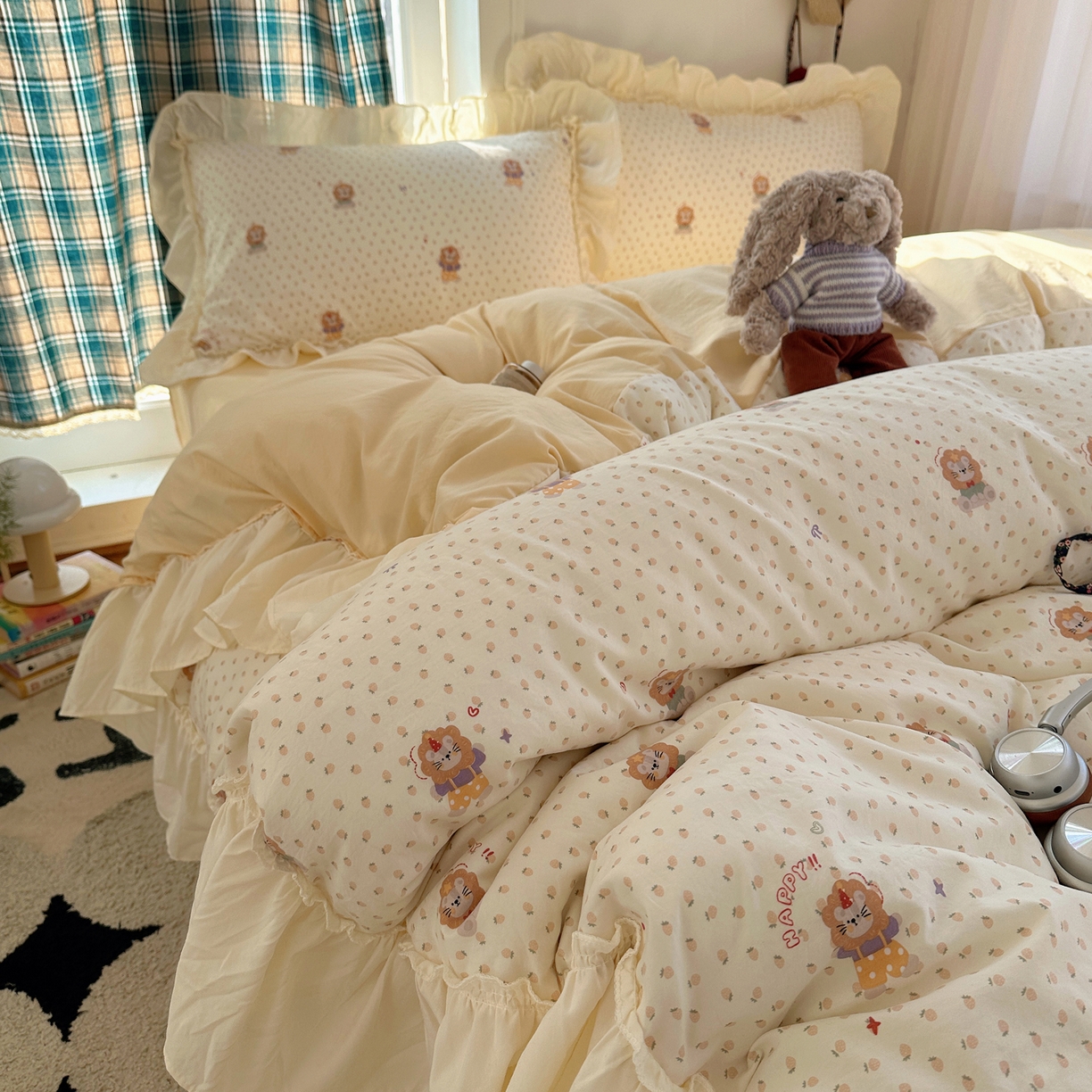 91家纺网 家纺一手货源 找家纺 顾里家纺 2026新款春日碎花大花边云感棉四件套（床笠属于定制 后期不予退换） 治愈小狮