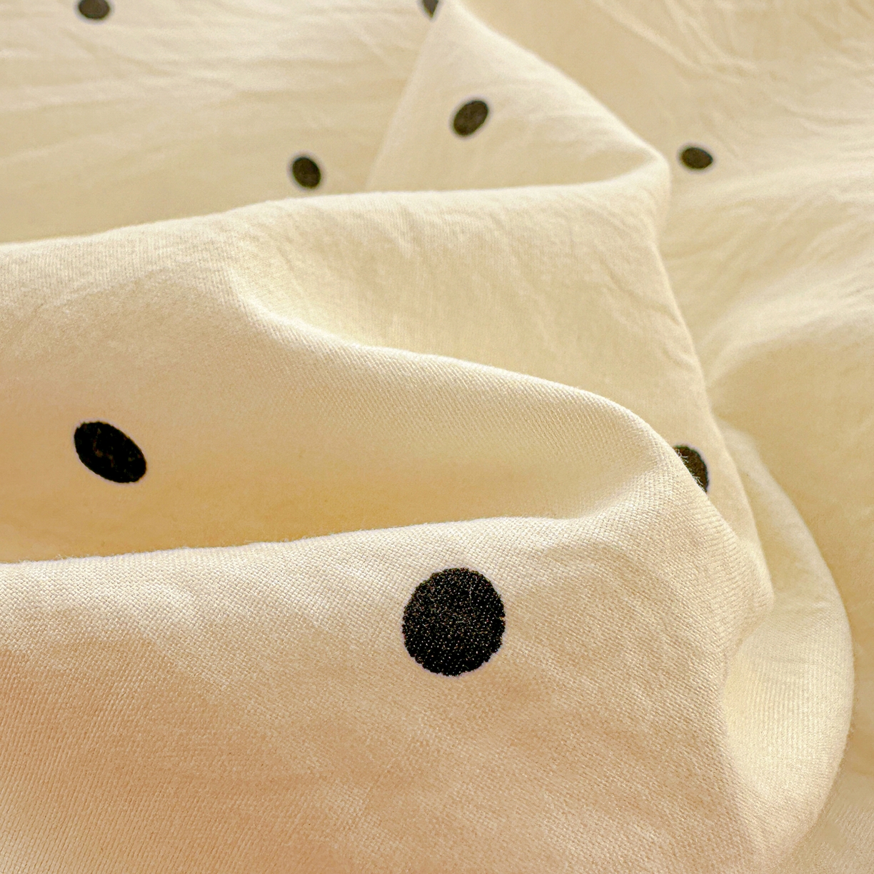 91家纺网 家纺一手货源 找家纺 家维家纺 2026新款(常年不断货）韩式双层花边复古棉感床盖四件套 波点