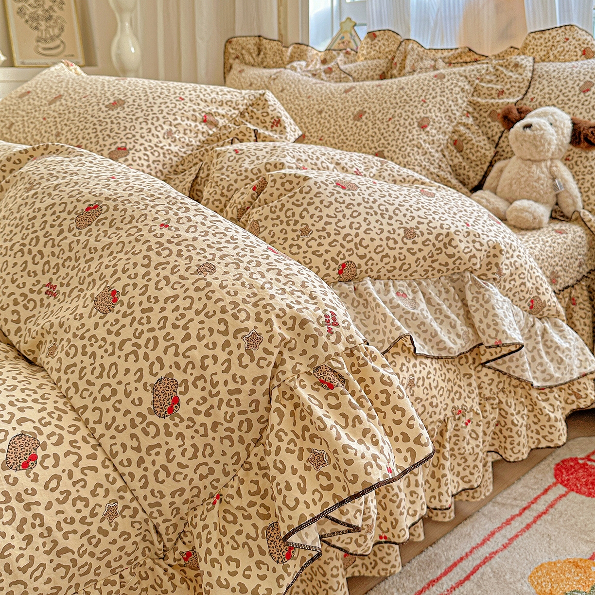 91家纺网 家纺一手货源 找家纺 家维家纺 2026新款(常年不断货）韩式双层花边复古棉感床盖四件套 小困豹猫