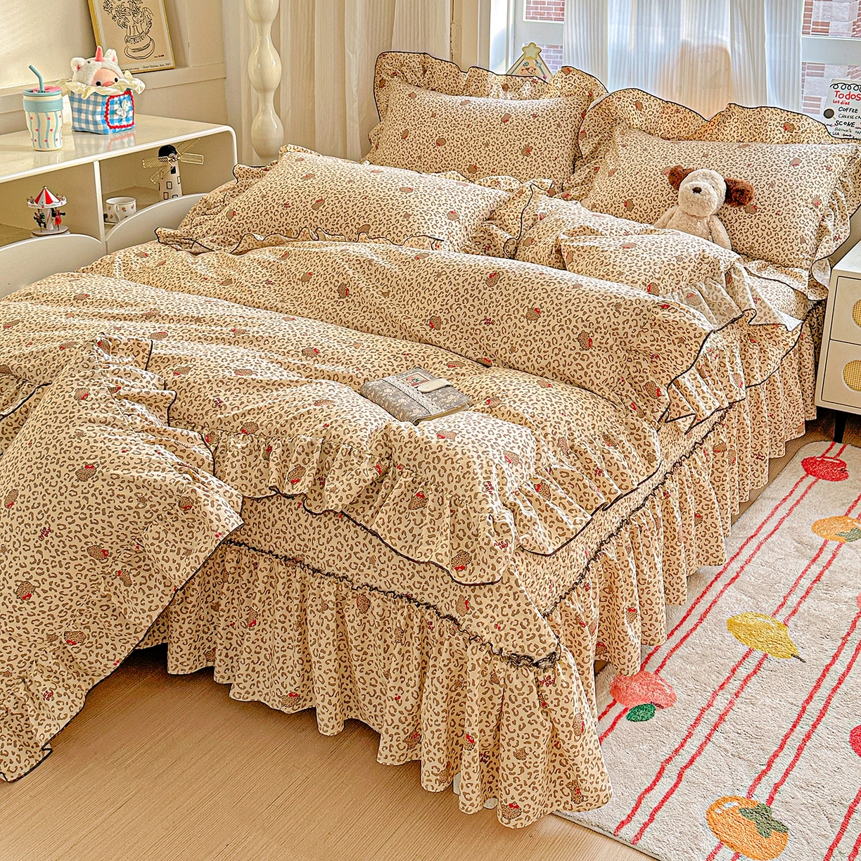 91家纺网 家纺一手货源 找家纺 家维家纺 2026新款(常年不断货）韩式双层花边复古棉感床盖四件套 小困豹猫