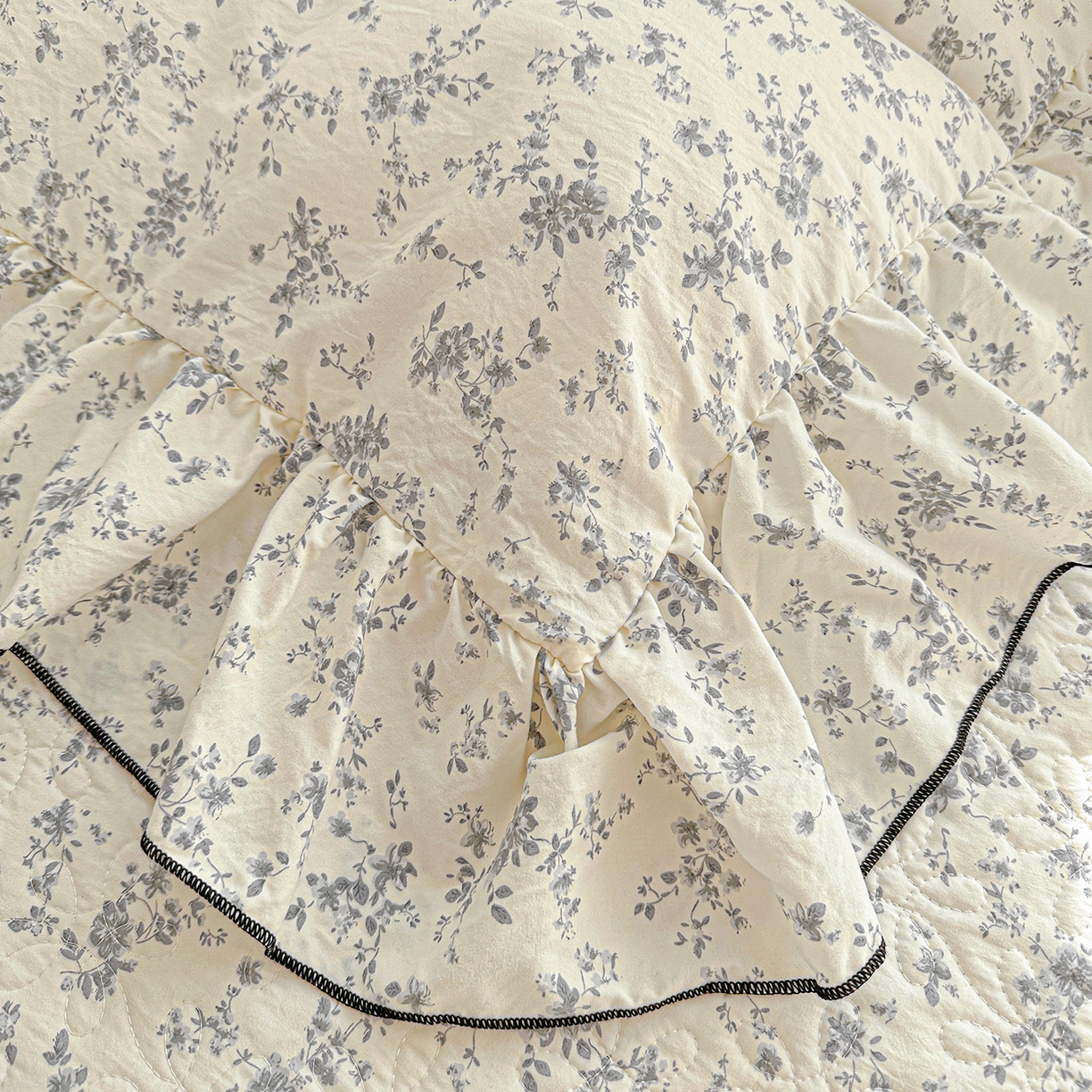 91家纺网 家纺一手货源 找家纺 家维家纺 2026新款(常年不断货）韩式双层花边复古棉感床盖四件套 花枝棠