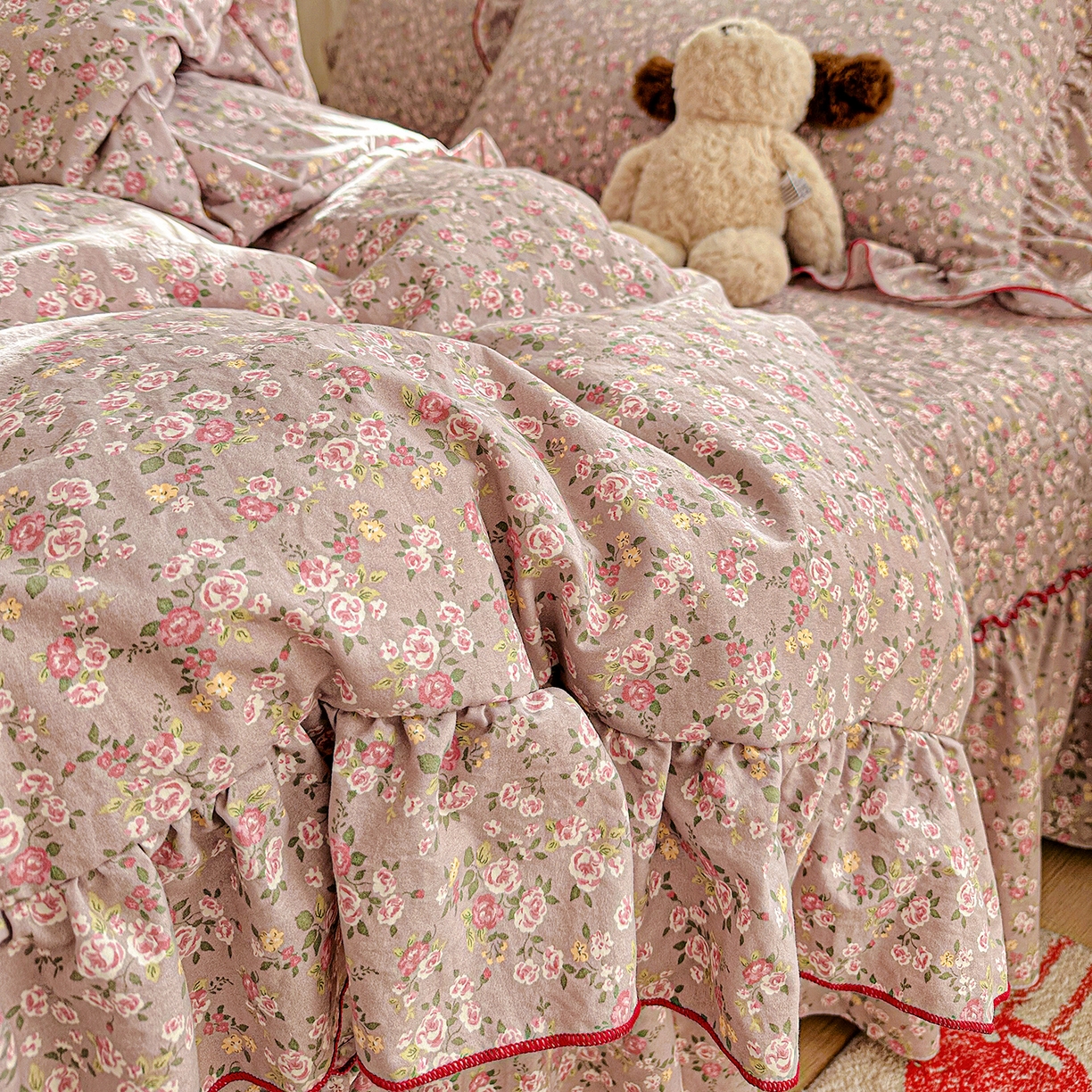 91家纺网 家纺一手货源 找家纺 家维家纺 2026新款(常年不断货）韩式双层花边复古棉感床盖四件套 花园