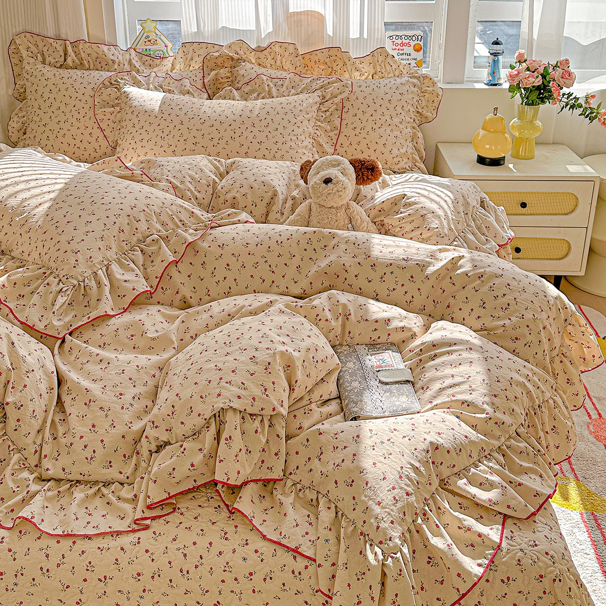 91家纺网 家纺一手货源 找家纺 家维家纺 2026新款(常年不断货）韩式双层花边复古棉感床盖四件套 枝花间