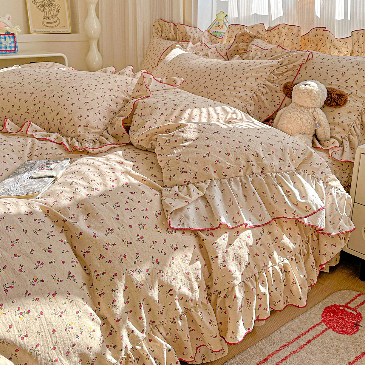 91家纺网 家纺一手货源 找家纺 家维家纺 2026新款(常年不断货）韩式双层花边复古棉感床盖四件套 枝花间