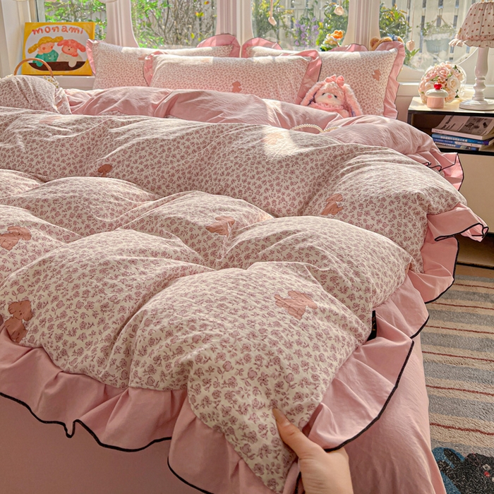 91家纺网 家纺一手货源 找家纺 莱越家纺 2026新款A类仿棉四件套古法水洗棉法式工艺花边四件套 呆萌狗